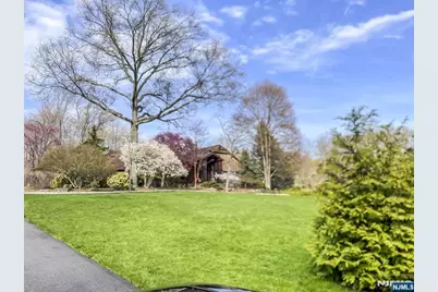 33 Woodfield Lane, Saddle River, NJ 07458 - Photo 25