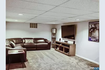 33 Woodfield Lane, Saddle River, NJ 07458 - Photo 27