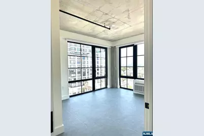 65 McWhorter Street 802 #802, Newark, NJ 07105 - Photo 3