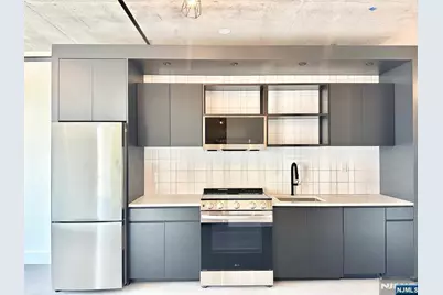 65 McWhorter Street 802 #802, Newark, NJ 07105 - Photo 5