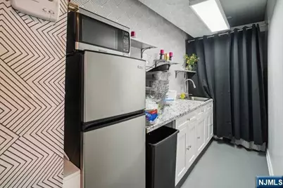 1207 Anderson Avenue, Fort Lee, NJ 07024 - Photo 13