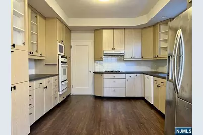 695 Palisade Avenue, Cliffside Park, NJ 07010 - Photo 11