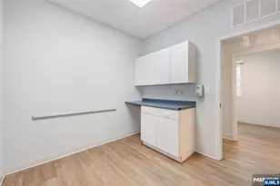 504 Hamburg Turnpike 101B, Wayne, NJ 07470 - Photo 9