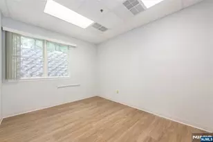 504 Hamburg Turnpike 101B, Wayne, NJ 07470 - Photo 3