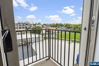 15-19 Tichenor Lane 404 #404, Newark, NJ 07114 - Photo 17