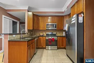 15-19 Tichenor Ln 404, Newark, NJ 07114 - Photo 5