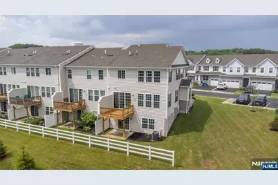 601 Charleston Drive 601 #601, Jamesburg, NJ 08831 - Photo 5