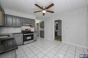 23 Komorn St, Newark, NJ 07105 - Photo 15