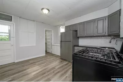 23 Komorn Street, Newark, NJ 07105 - Photo 31