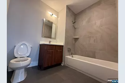 2150 N Central Road 409 #409, Fort Lee, NJ 07024 - Photo 7