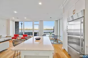 3 Somerset 113, Edgewater, NJ 07020 - Photo 15