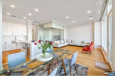 3 Somerset 113 #113, Edgewater, NJ 07020 - Photo 7