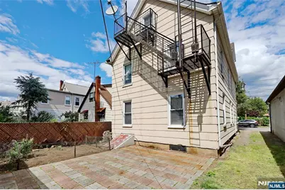 106-110 Hayward Place, Wallington, NJ 07057 - Photo 17