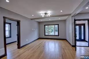 72 Hille Pl, Ridgefield Park, NJ 07660 - Photo 9