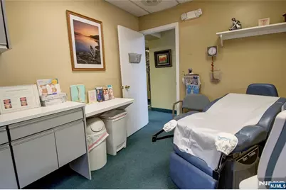 180 Grand Avenue, Englewood, NJ 07631 - Photo 19