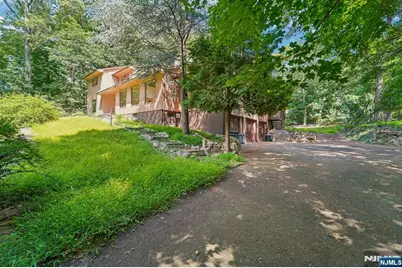 724 Tall Oaks Court, Franklin Lakes, NJ 07417 - Photo 5