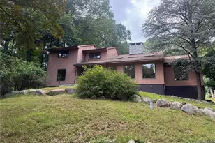 724 Tall Oaks Ct, Franklin Lakes, NJ 07417 - Photo 1