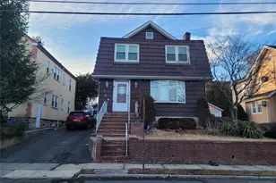 709 Kingsland Ave, Ridgefield, NJ 07657 - Photo 1