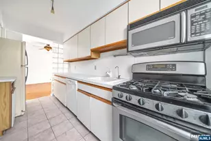 8450 Blvd E 4F, North Bergen, NJ 07047 - Photo 9