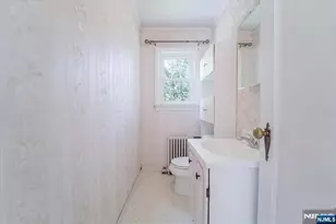 427 Grandview Ave, Wyckoff Township, NJ 07481 - Photo 19