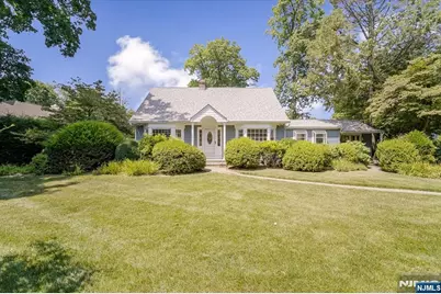 427 Grandview Avenue, Wyckoff Township, NJ 07481 - Photo 1