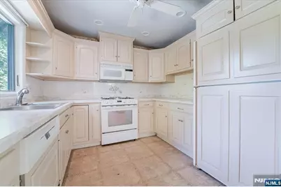 427 Grandview Avenue, Wyckoff Township, NJ 07481 - Photo 25