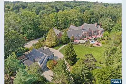 1055 High Mountain Road, Franklin Lakes, NJ 07417 - Photo 1