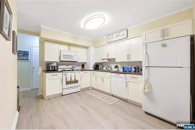 344 Prospect Avenue 4C #4C, Hackensack, NJ 07601 - Photo 11