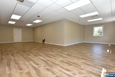 555 Goffle Road 220 #220, Ridgewood, NJ 07450 - Photo 7