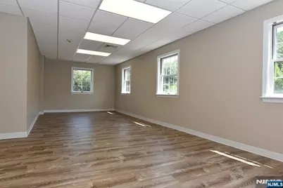 555 Goffle Road 220 #220, Ridgewood, NJ 07450 - Photo 5