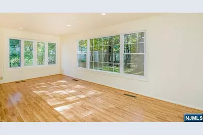 10 Gwynne Court, Closter, NJ 07624 - Photo 7