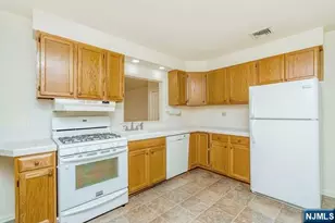 10 Gwynne Ct, Closter, NJ 07624 - Photo 9