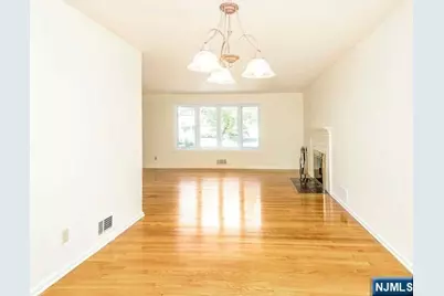 10 Gwynne Court, Closter, NJ 07624 - Photo 5