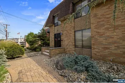 24 Wyckoff Avenue, Waldwick, NJ 07463 - Photo 7