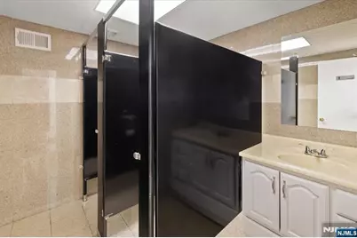 24 Wyckoff Avenue, Waldwick, NJ 07463 - Photo 33