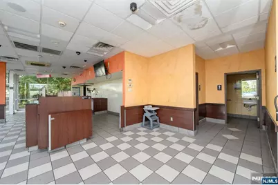 343 State Rt 17, Hasbrouck Heights, NJ 07604 - Photo 9