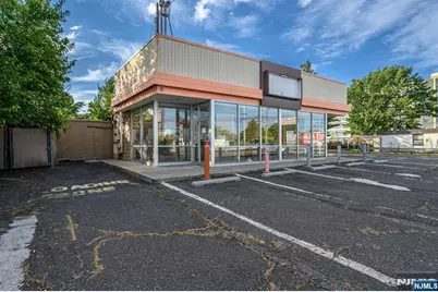 343 State Rt 17, Hasbrouck Heights, NJ 07604 - Photo 23