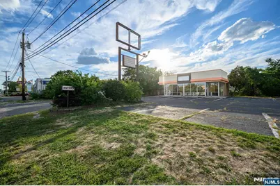 343 State Rt 17, Hasbrouck Heights, NJ 07604 - Photo 25