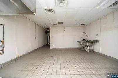 343 State Rt 17, Hasbrouck Heights, NJ 07604 - Photo 19