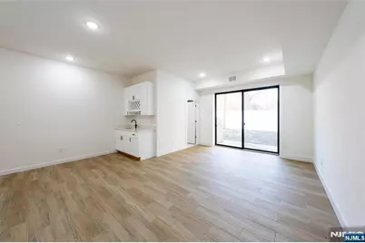 8 Jefferson Avenue A #A, Jersey City, NJ 07306 - Photo 21