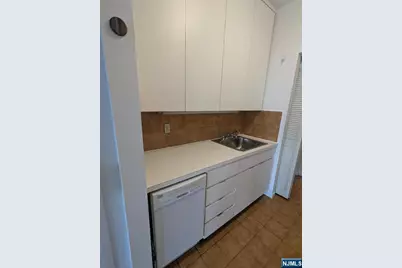 963 Boulevard East 2-3 #2-3, Weehawken, NJ 07086 - Photo 11