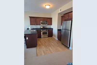 447 Fairview Avenue 304 #304, Fairview, NJ 07022 - Photo 5