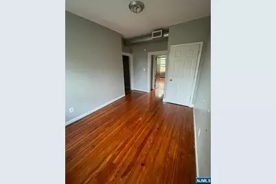 302 Princeton Avenue 3 #3, Jersey City, NJ 07305 - Photo 5