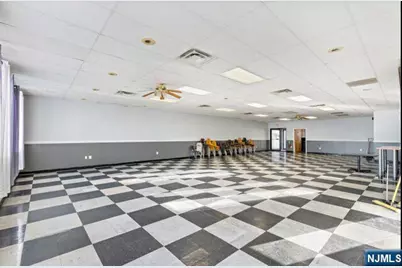 526 Anderson Avenue, Cliffside Park, NJ 07010 - Photo 15