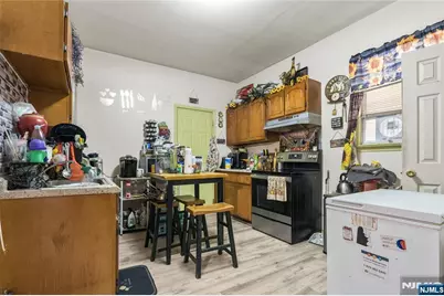 1063 Bond Street, Elizabeth, NJ 07201 - Photo 21
