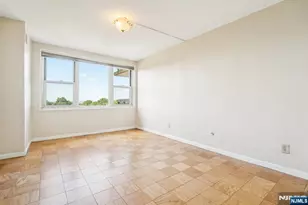 555 North Ave 8-P, Fort Lee, NJ 07024 - Photo 11