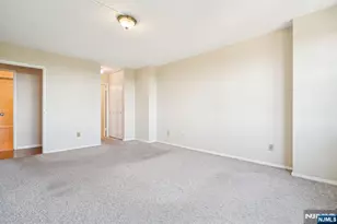 555 North Ave 8-P, Fort Lee, NJ 07024 - Photo 15