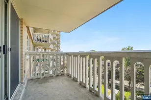 555 North Ave 8-P, Fort Lee, NJ 07024 - Photo 19