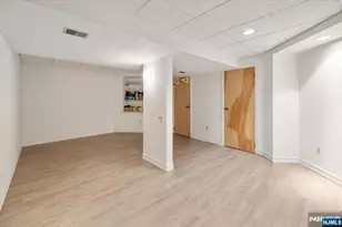 580 Laramie Ln, Mahwah, NJ 07430 - Photo 15