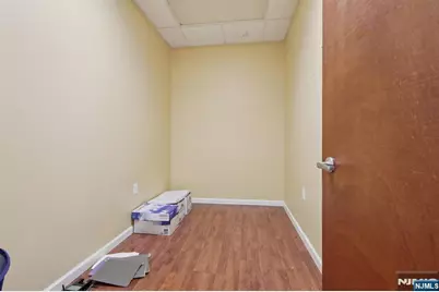 101 Grand Avenue, Palisades Park, NJ 07650 - Photo 23